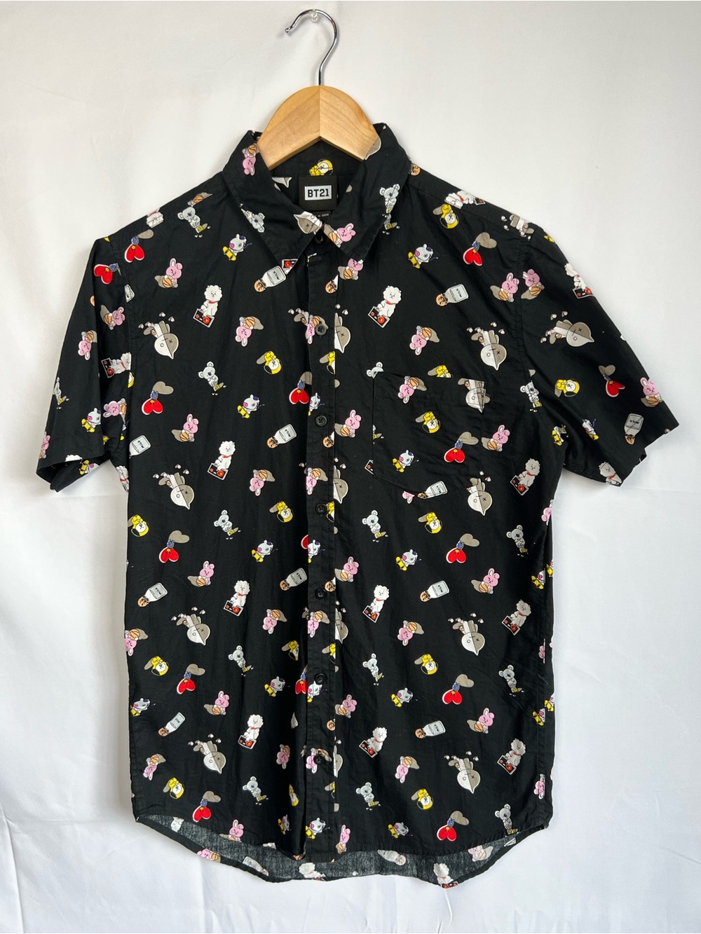 Hot Topic Bt21 Button Up Shirt Small